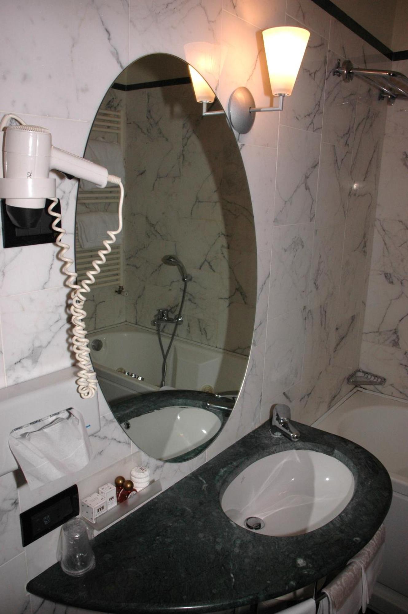 Hotel Michelangelo Palace & Spa Terni Værelse billede