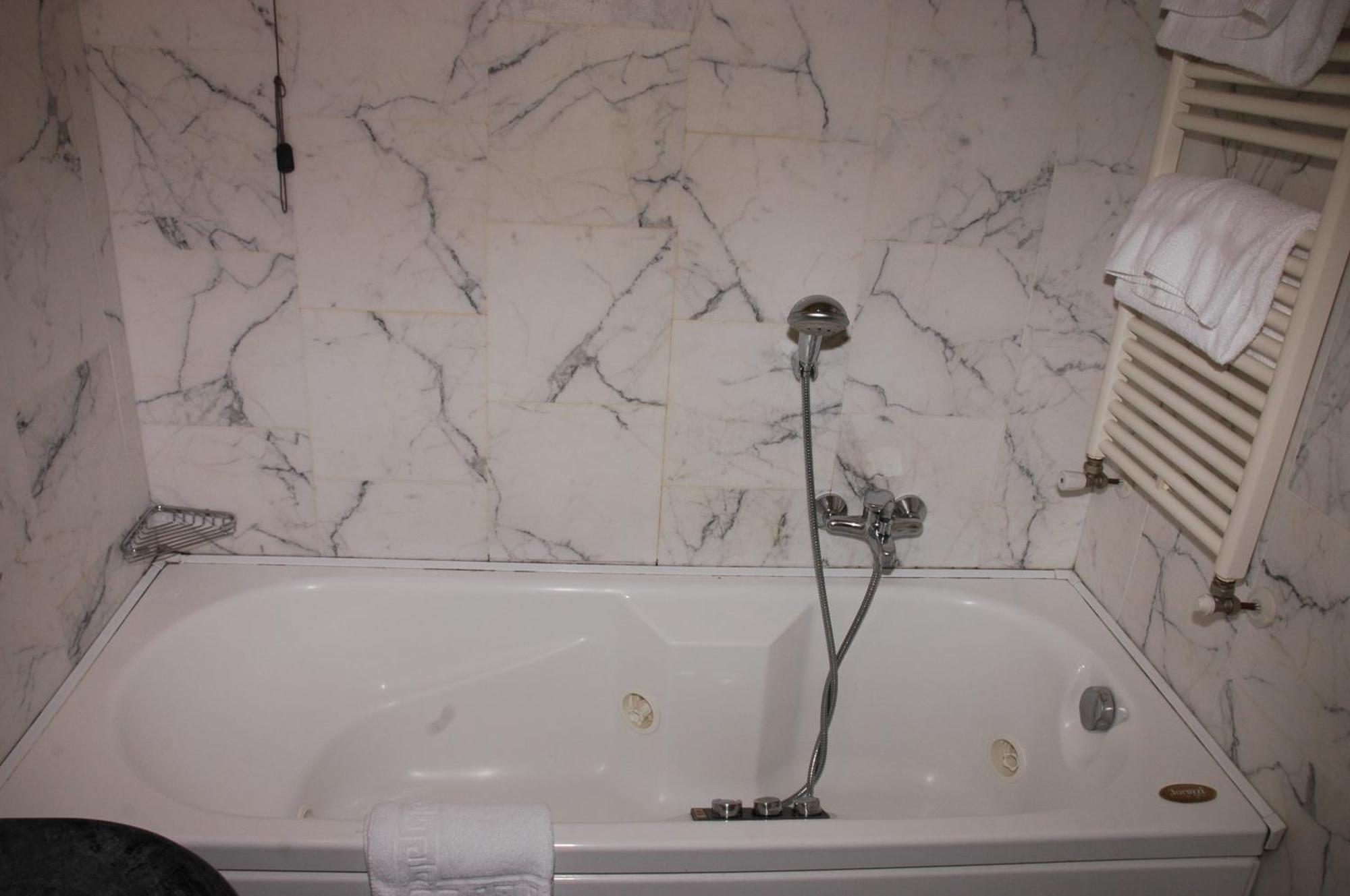 Hotel Michelangelo Palace & Spa Terni Værelse billede