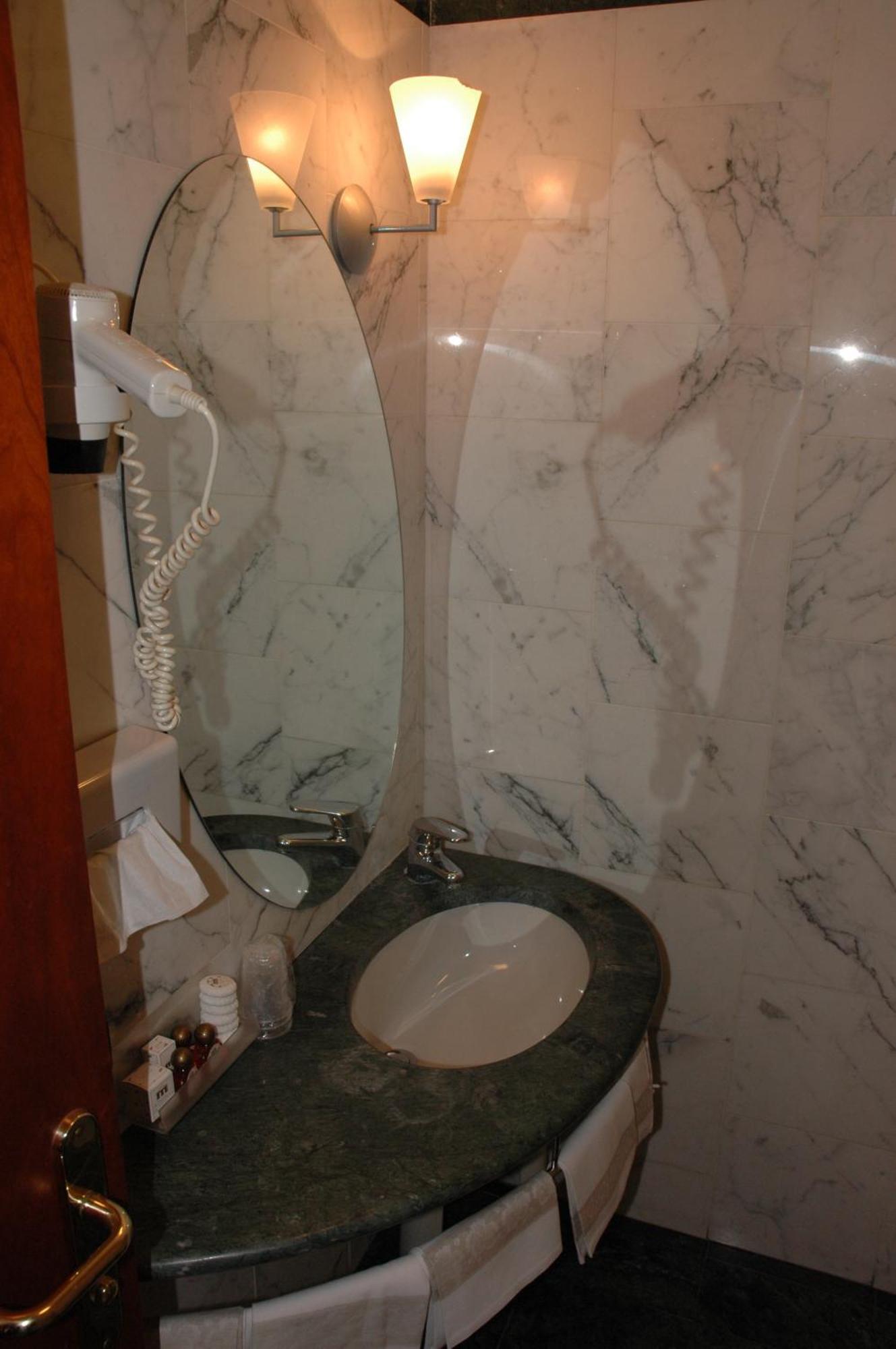 Hotel Michelangelo Palace & Spa Terni Værelse billede